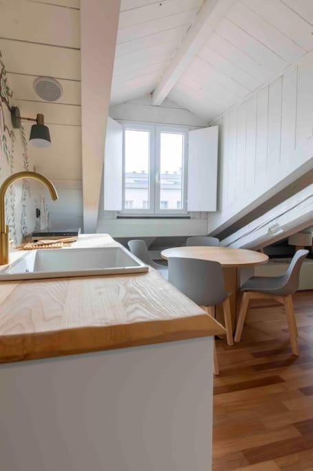 Apartamento La Tana Del Bianconiglio - Rabbit Hole Milán Exterior foto